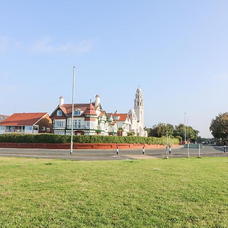 6D Clifton Drive Lytham St Annes Exterior foto
